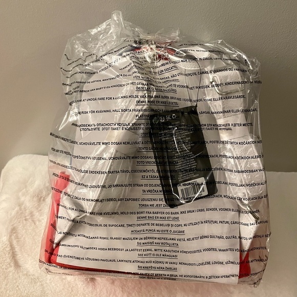 Loungefly Lilo & Stitch Holiday Santa Stitch Mini Backpack - EE Exclusive - Picture 8 of 9